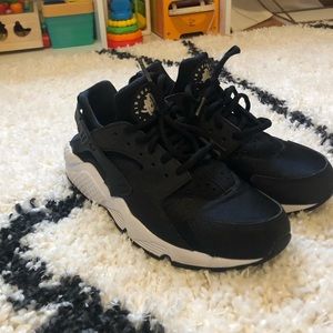 Black and white Nike huarache